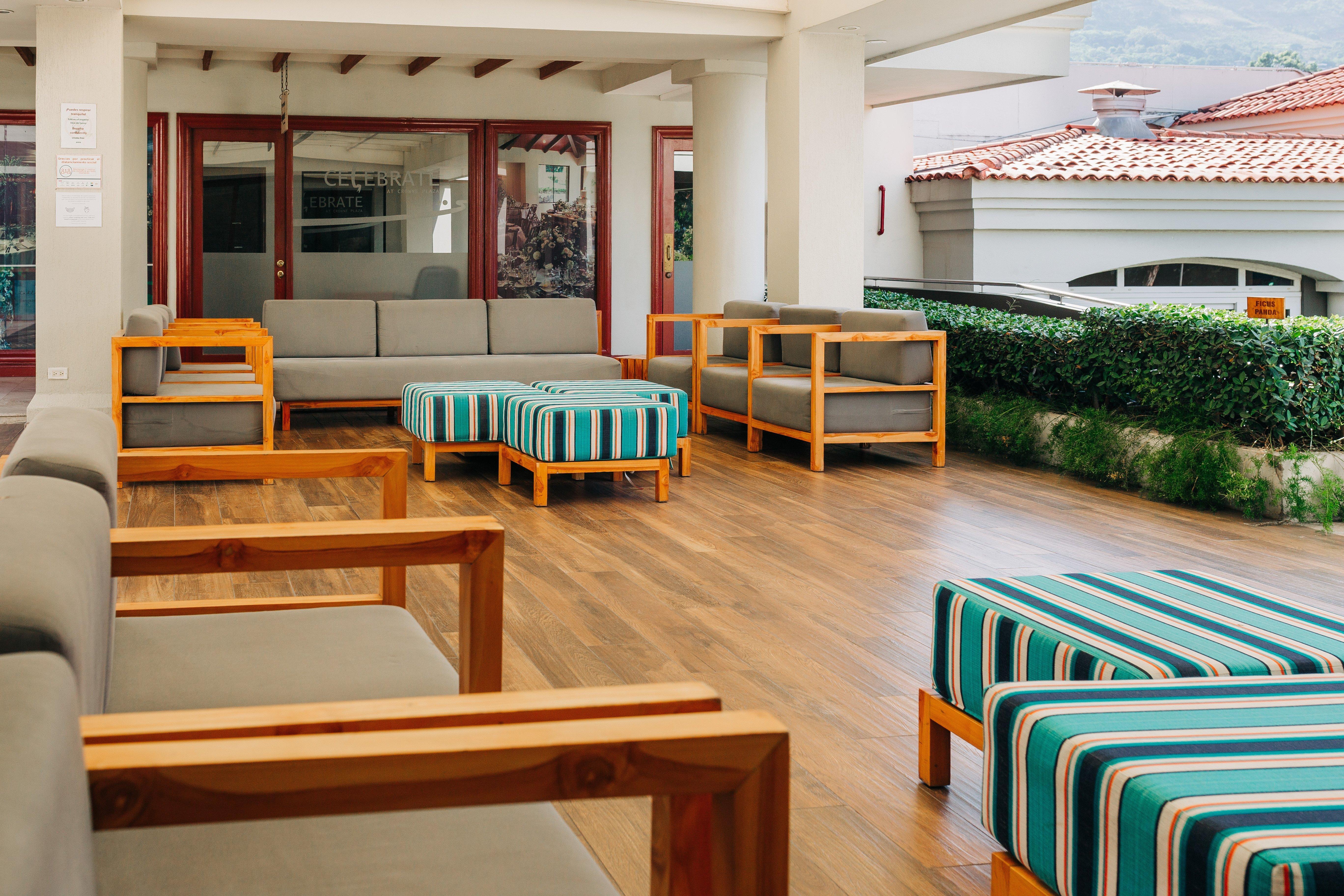 ホテル クラウン プラザ サン サルバドル サンサルバドル エクステリア 写真
